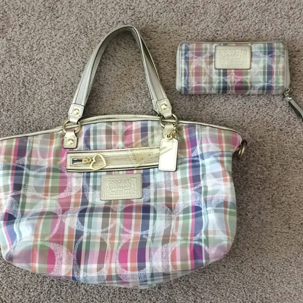 Coach purse and matching wallet